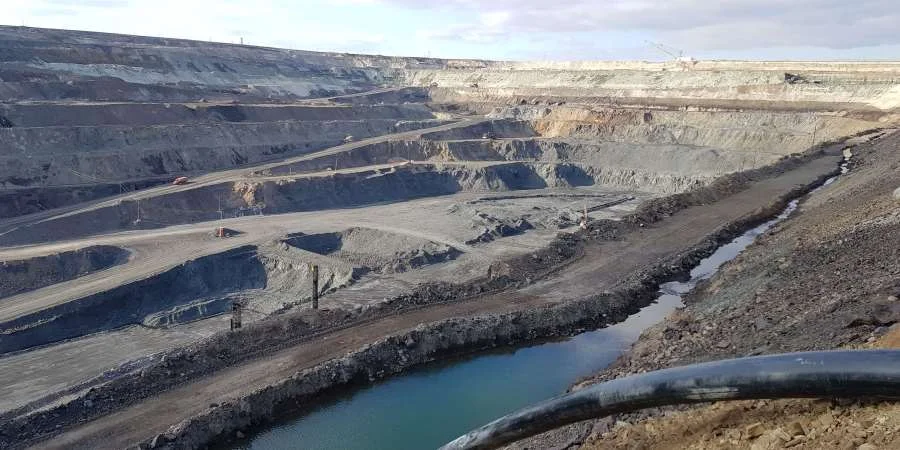 Применение полиэтиленовых труб для подачи воды в карьерах и шахтах. Производитель труб Зеленый мир Херсон. Украина.